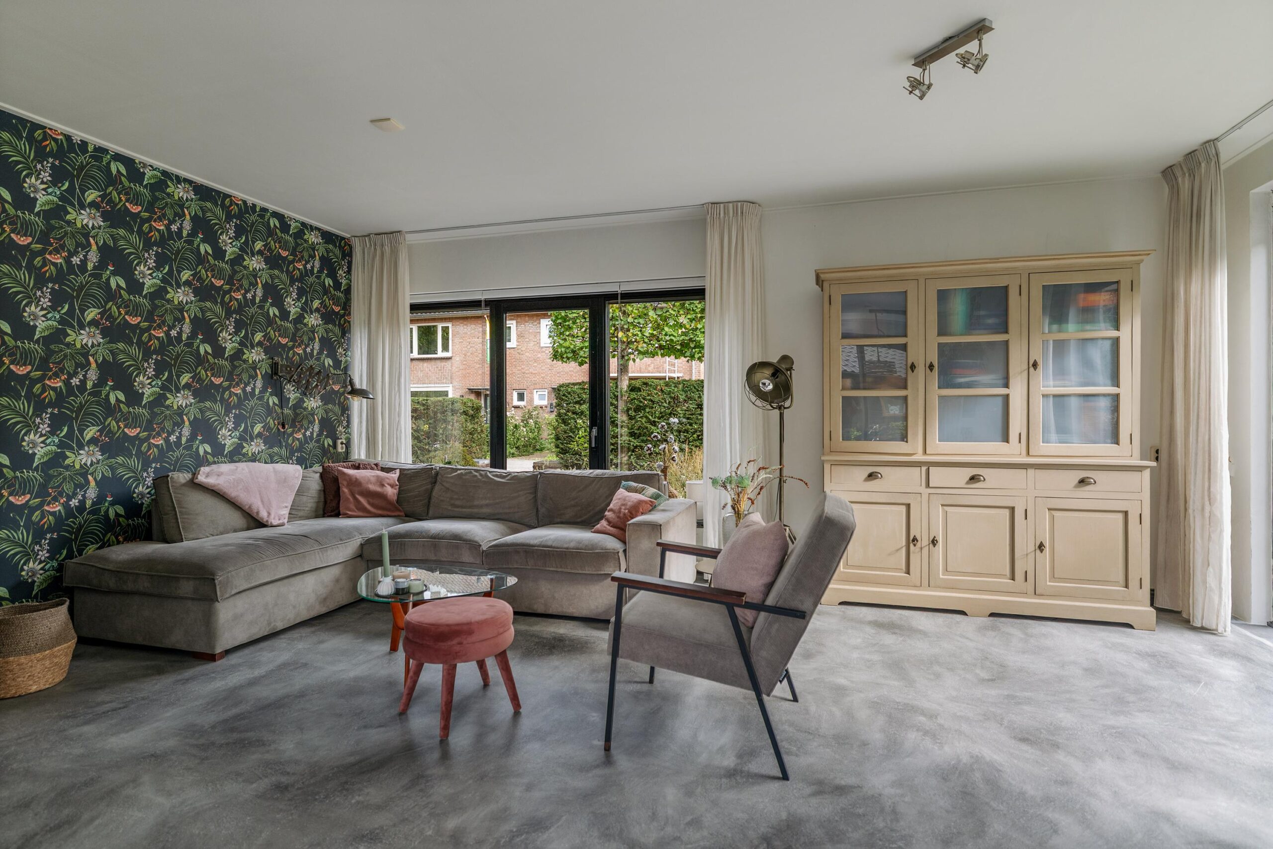 293512199.jpg